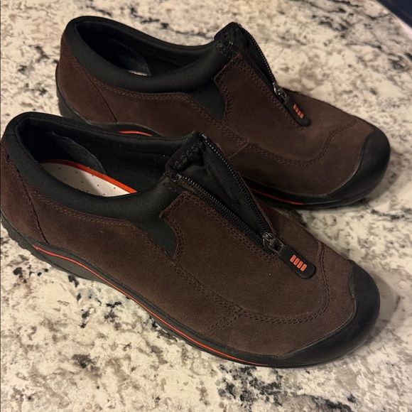 Lands’ end shoes - Picture 1 of 3